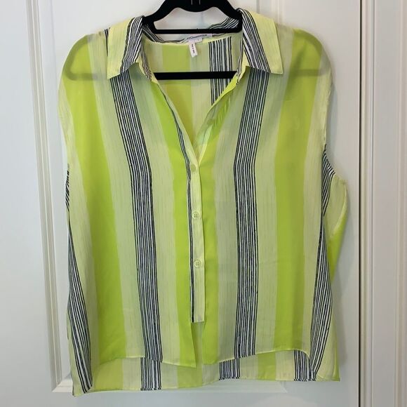 BCBGeneration Tops - BCBG sleeveless button up blouse